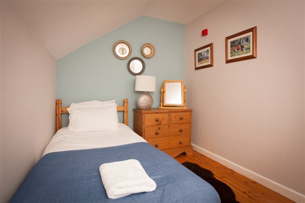 old cart house treberfedd bedroom
